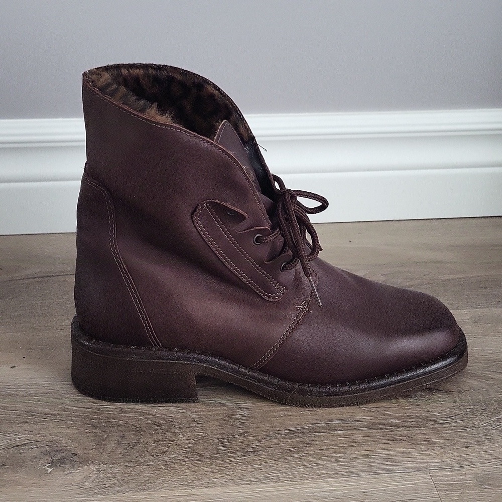 La Canadienne Brown Ankle Boot - Picture 7 of 16